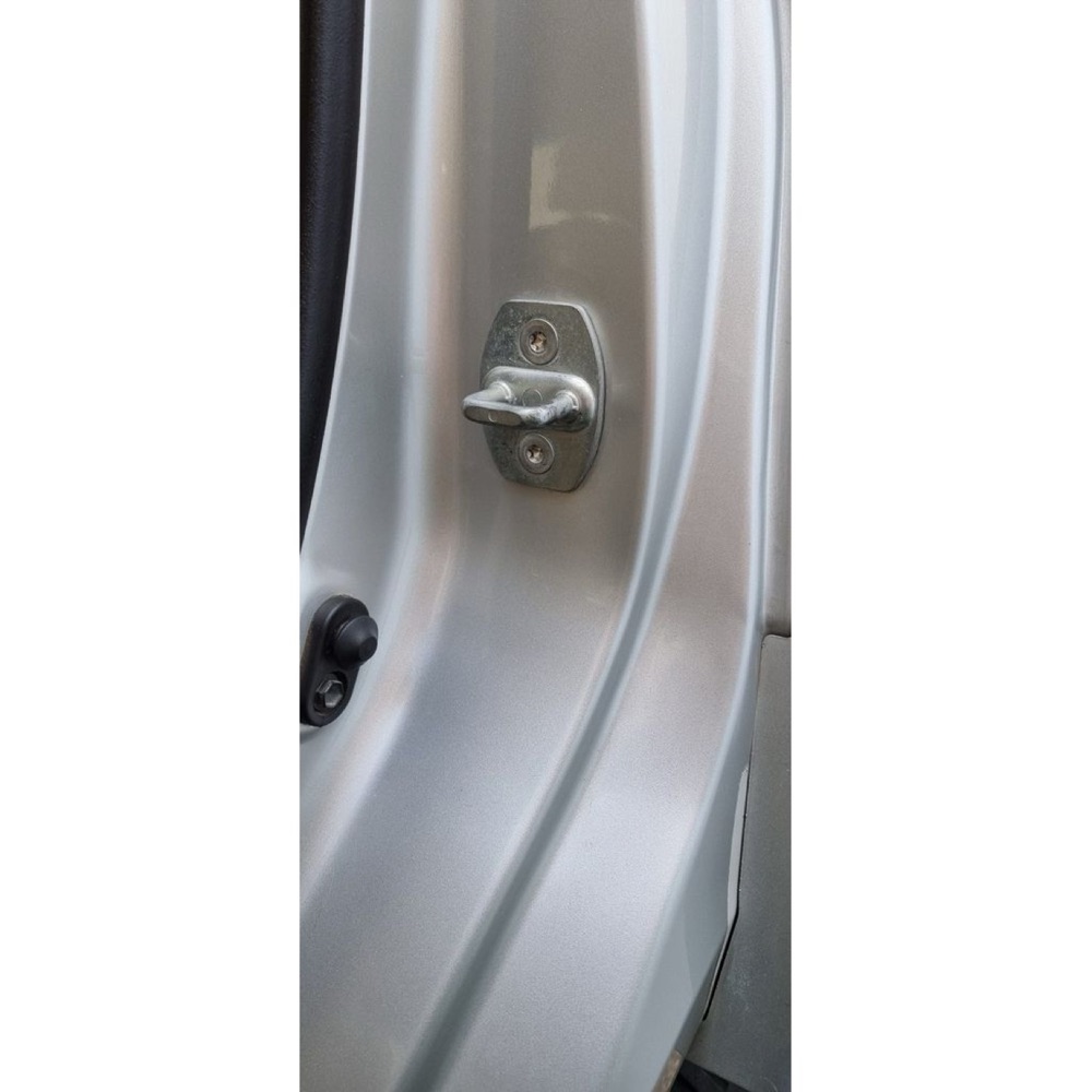 Toyota SW4 / Fortuner kapı kilit kapağı