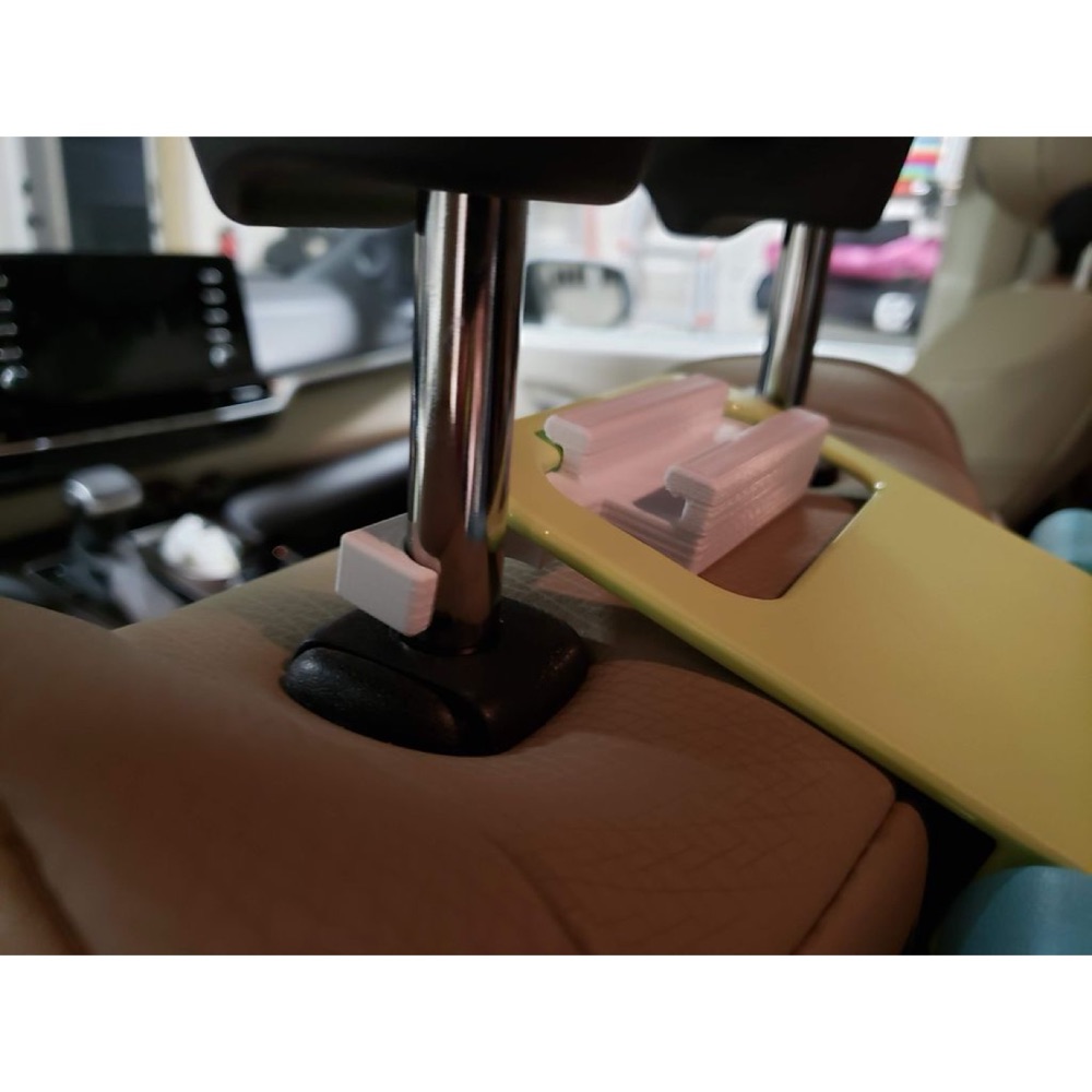 Toyota Sienna koltuk başlığı askısı görsel 2