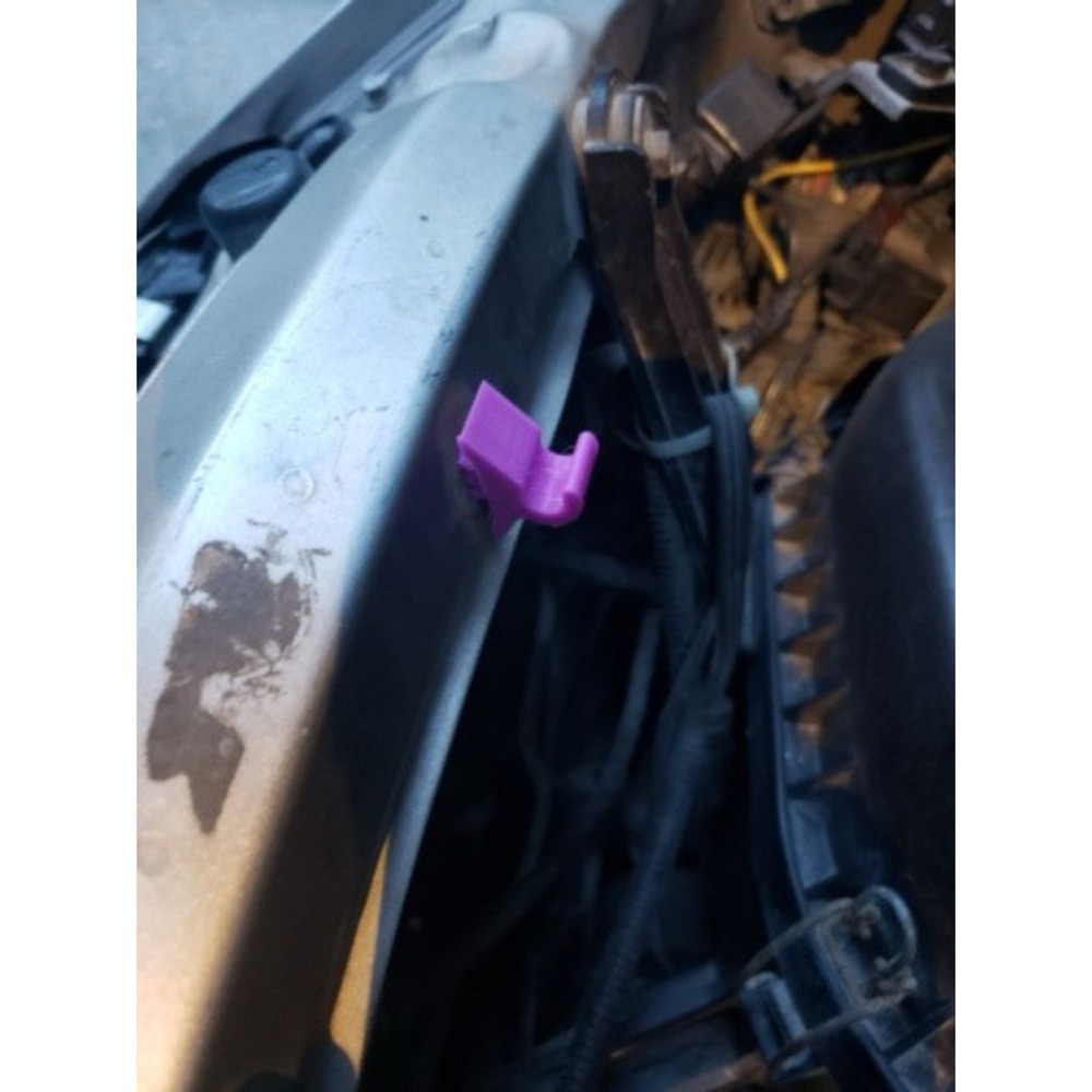 Mitsubishi Delica L400 Kaput Çubuğu Klipsi görsel 3