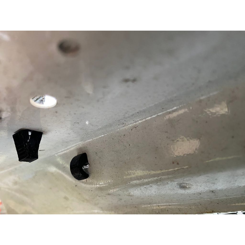Isuzu Trooper Kaput Payandası Klipsi (1. Nesil) görsel 4