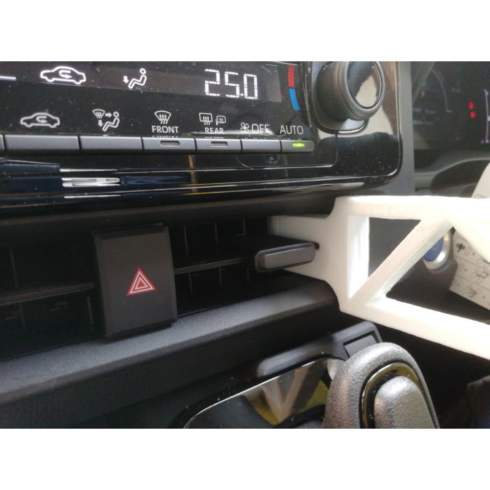 Toyota Sienta 6AA Telefon Tutucu görsel 3