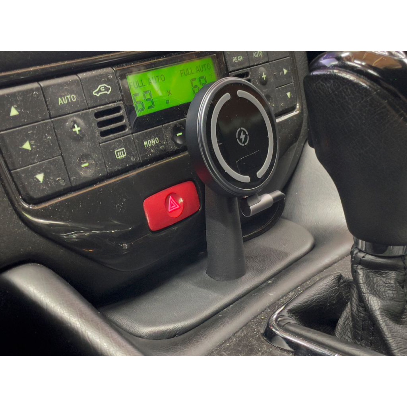 Maserati GranTurismo Para Tepsisi Yerine Telefon Tutucu (MagSafe) görsel 4