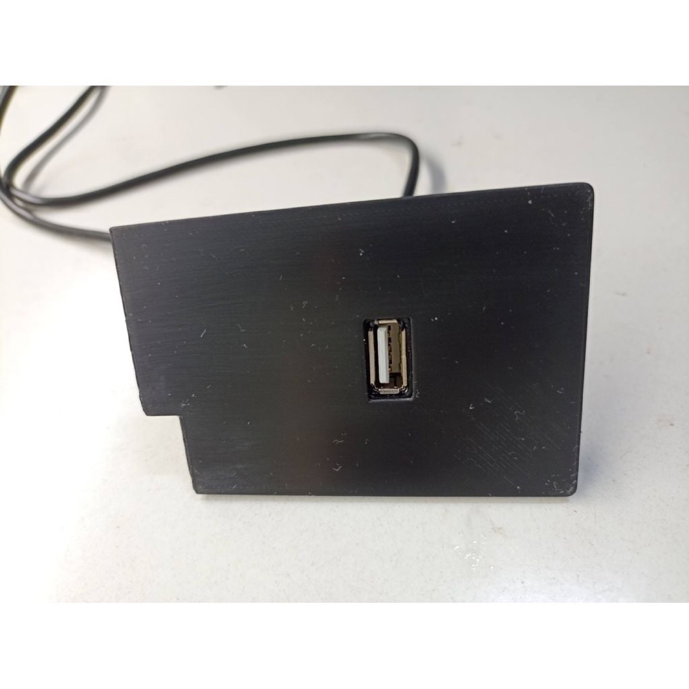 Ford Mustang (2005-2014) USB Güç Çıkışı Kapağı görsel 5