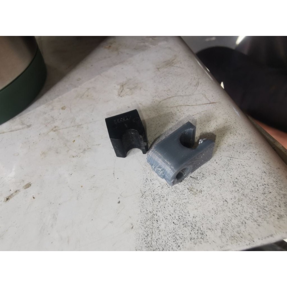 Seat Ibiza (2009) Kaput Açma Teli Kelepçesi görsel 2