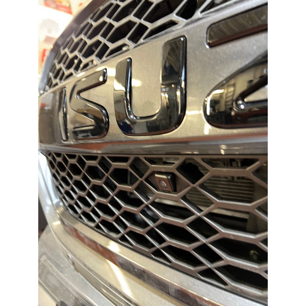 Isuzu D-Max RG01 Ön Izgara Kamera Tutucu görsel 3