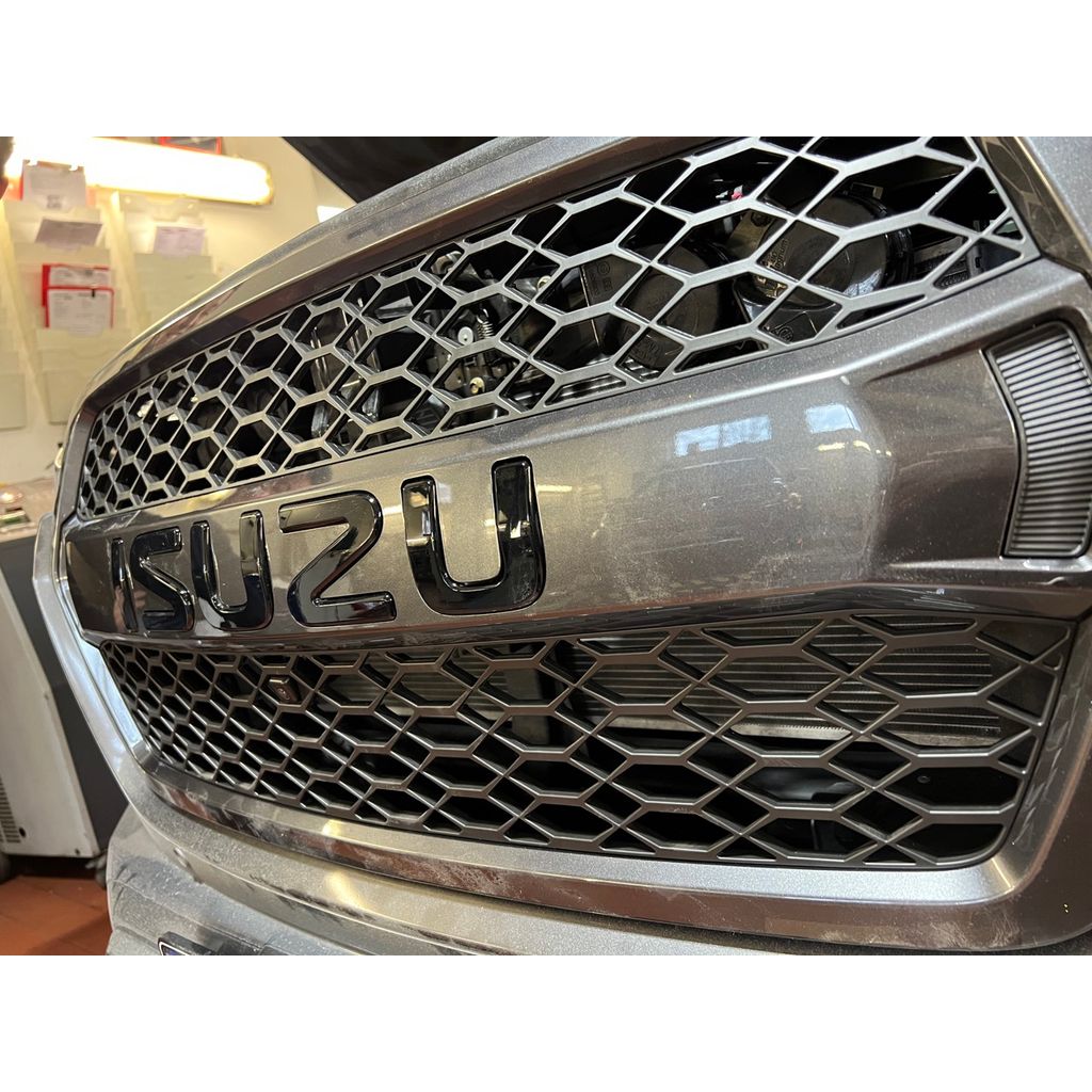 Isuzu D-Max RG01 Ön Izgara Kamera Tutucu görsel 4