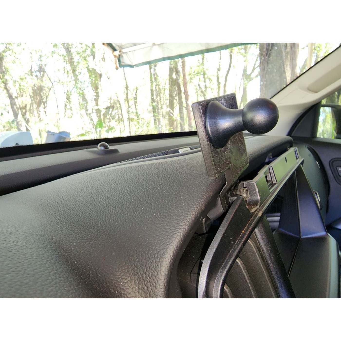 Chevrolet Colorado Havalandırma Telefon Tutucu görsel 3