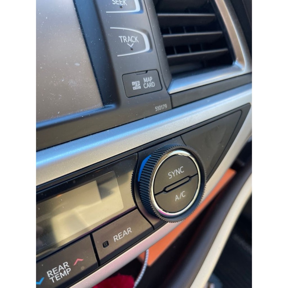 Toyota Highlander klima düğmesi tutma halkası görsel 2