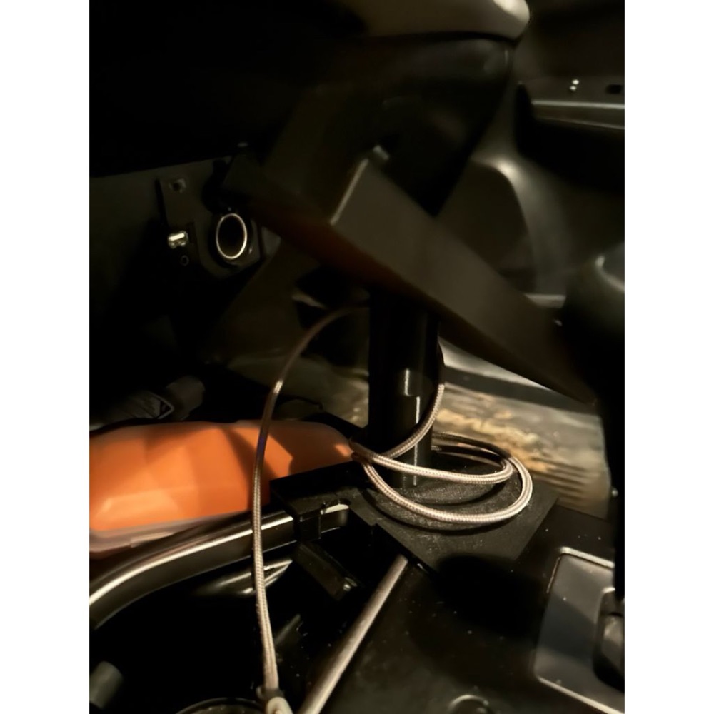 Toyota RAV4 Araç Telefon Tutucu görsel 5