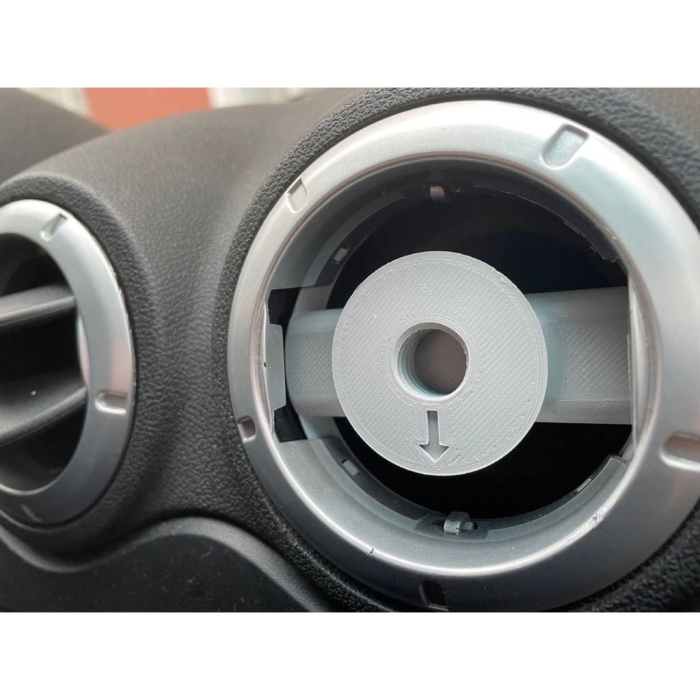 Lada Largus, Dacia ve Renault havalandırma telefon tutucu görsel 4