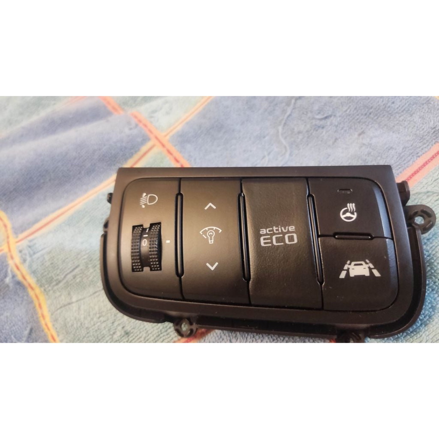 Kia Ceed ECO ve LDWS Düğme Kapağı görsel 2