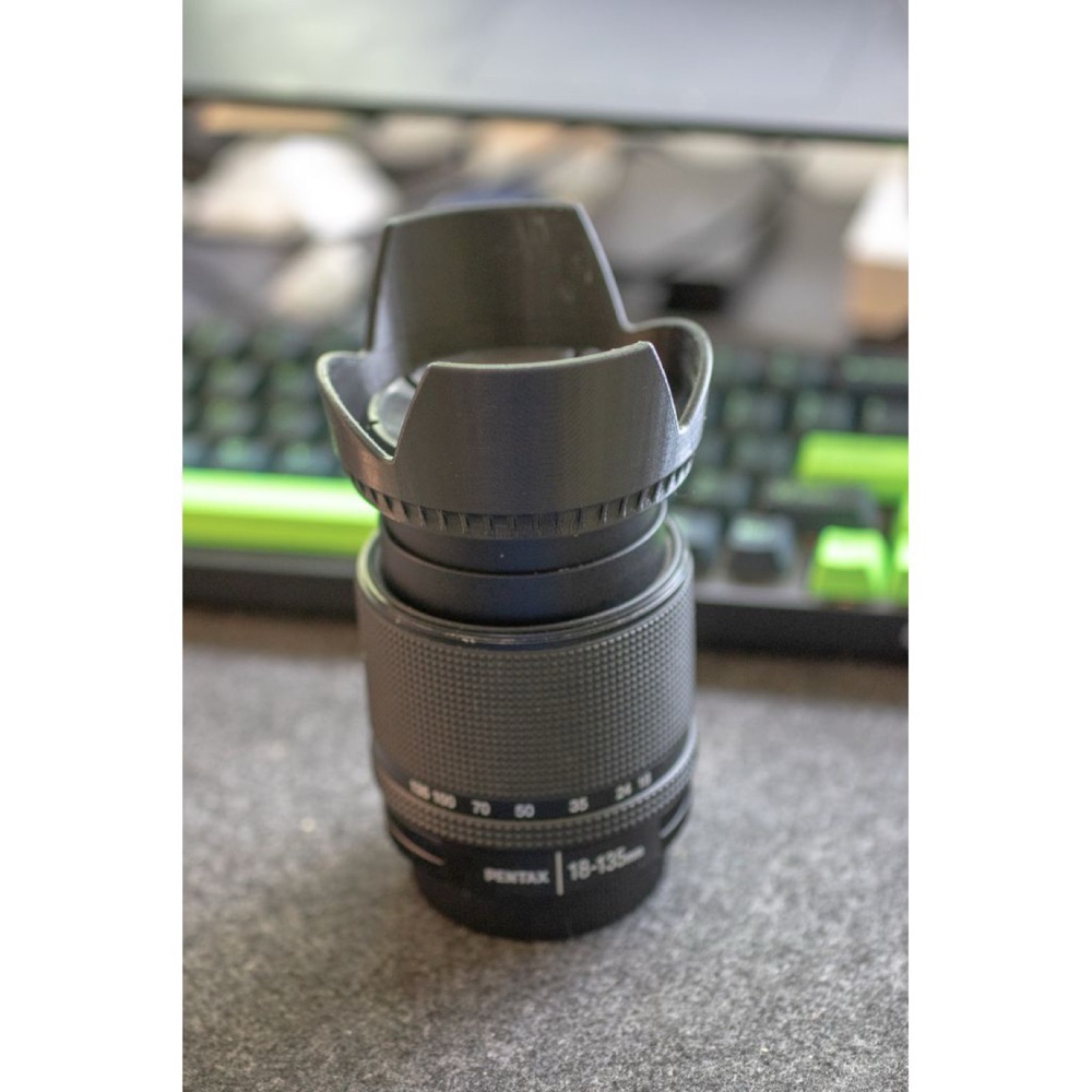 Pentax SMC DA 18-135mm Objektif için Lens Siperliği (Hood)