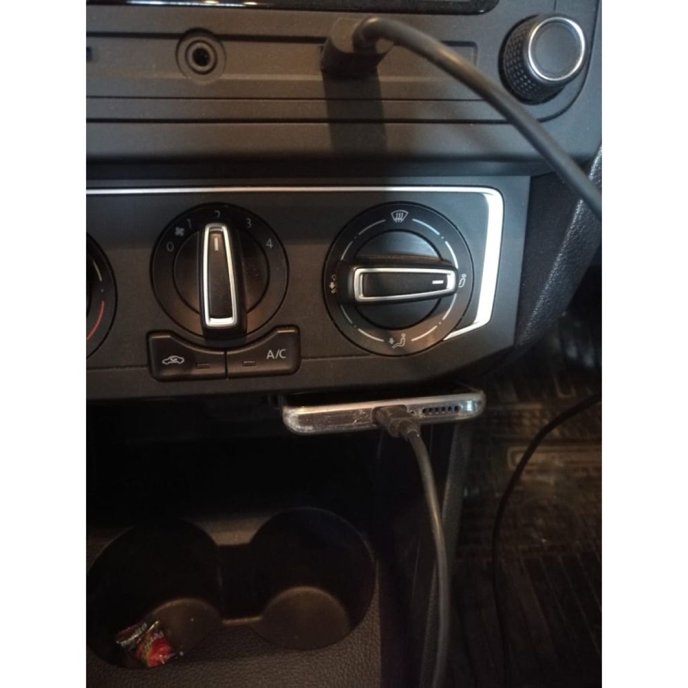VW Saveiro Telefon Tutucu