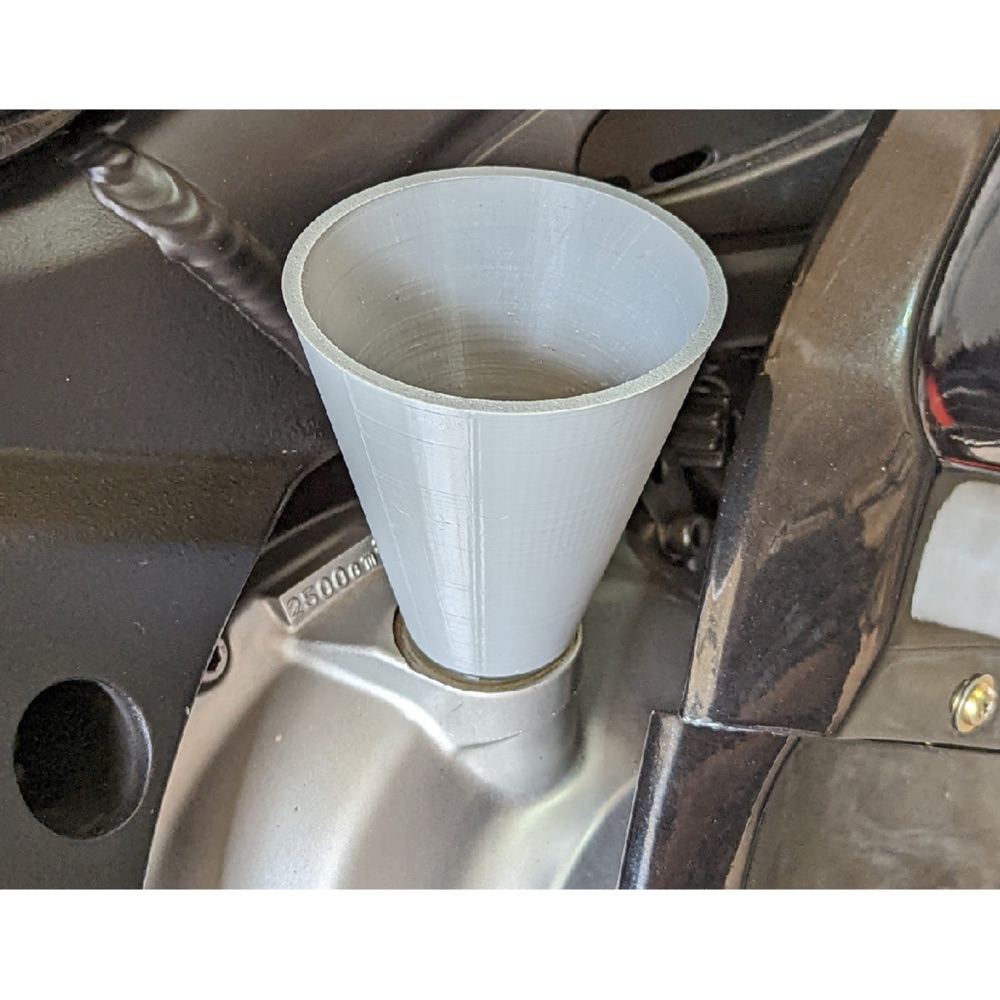Yamaha YZF-R6 (2001) Motor Yağı Dolum Hunisi görsel 2