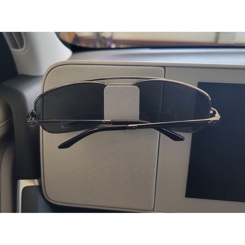 Hyundai Ioniq 5 Gözlük Tutucusu