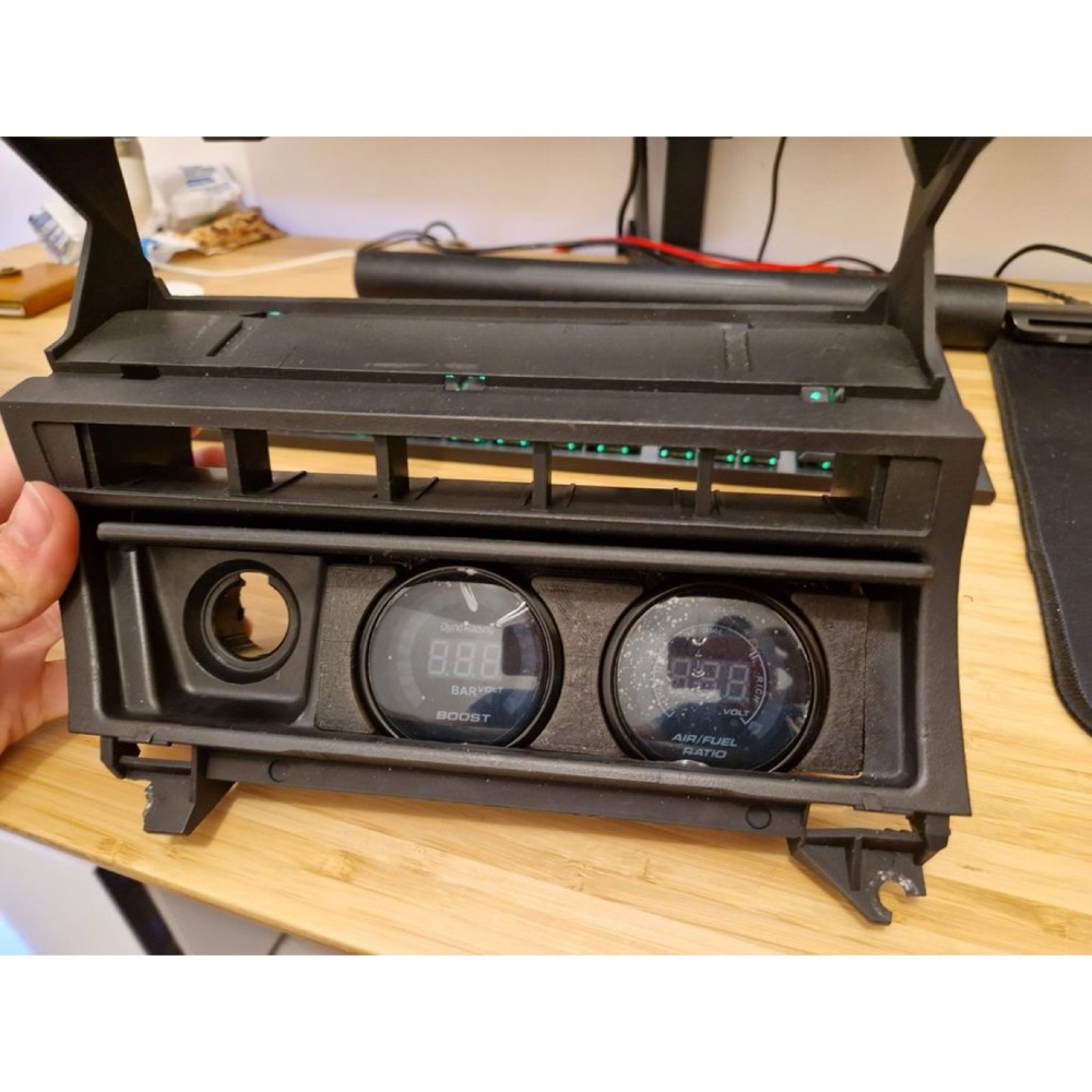 Küllük Yerine 52 mm İkili Gösterge Yuvası (BMW E46 Uyumlu)