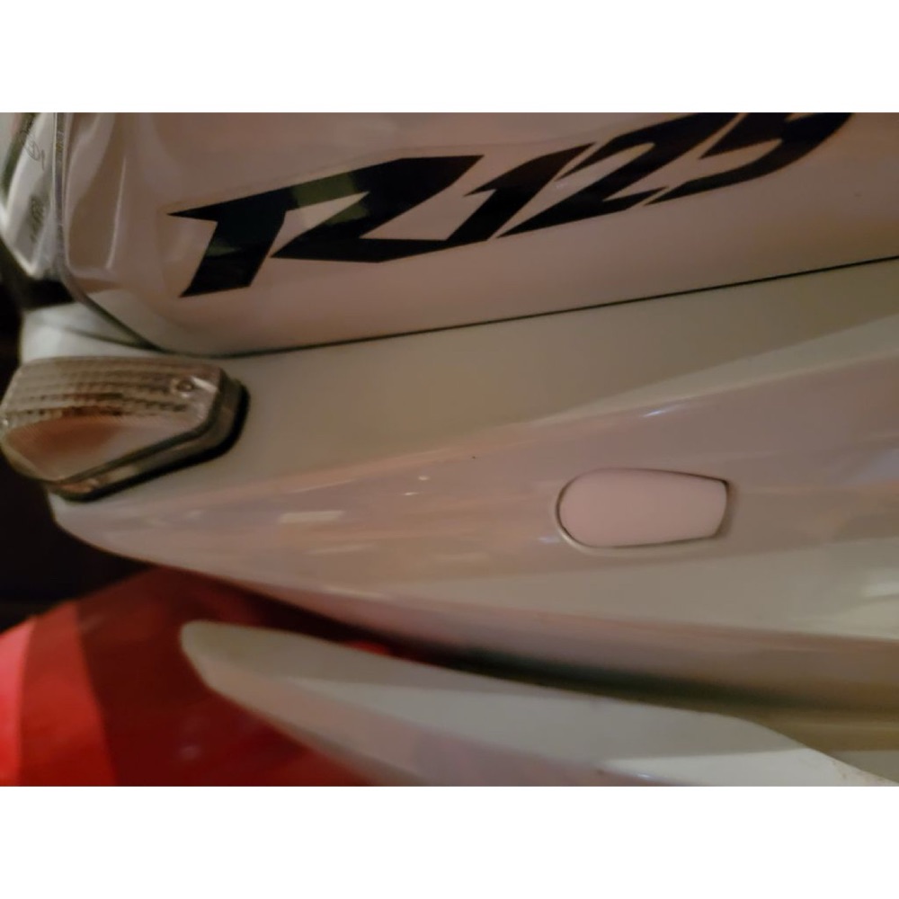 Yamaha YZF-R125 Sinyal Deliği Kapama Tapası görsel 4