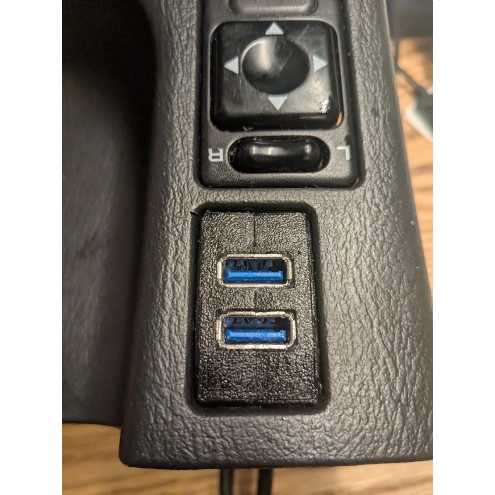 Subaru Impreza WRX (2002-2007) Çift USB Port Kapağı