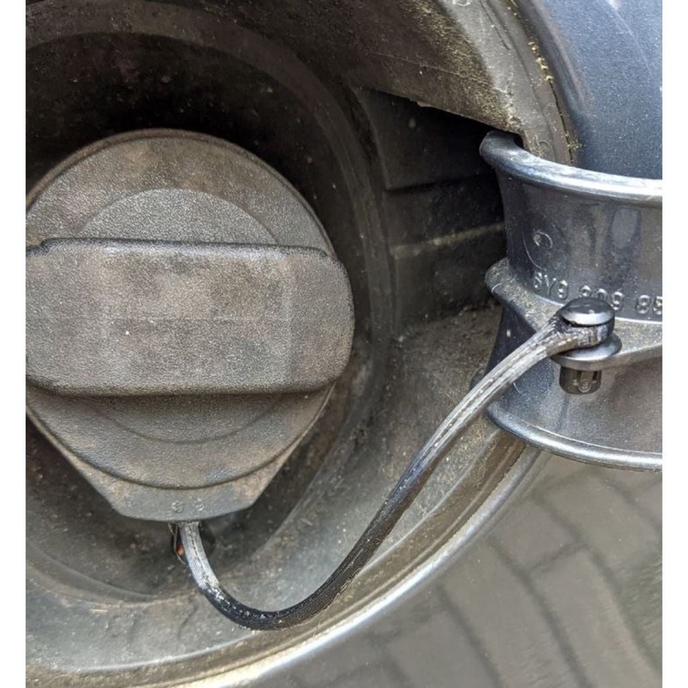 VW Yakıt Kapağı Taşıyıcı Şerit görsel 2
