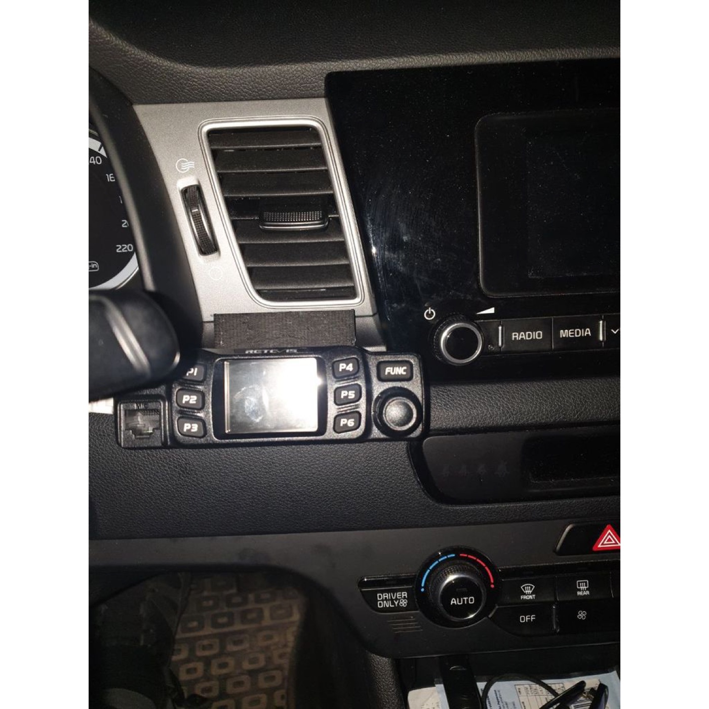 Kia Niro Koltuk Arkası Panel Tutucusu