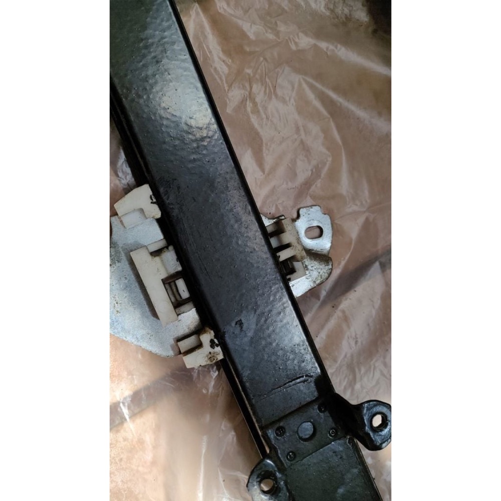 Nissan Micra K12 kapı camı desteği görsel 2