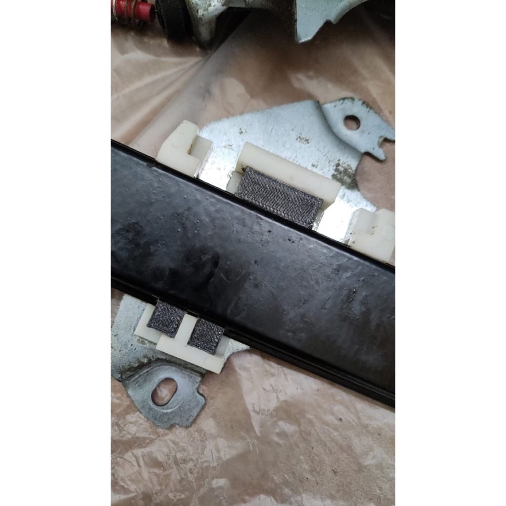 Nissan Micra K12 kapı camı desteği görsel 4
