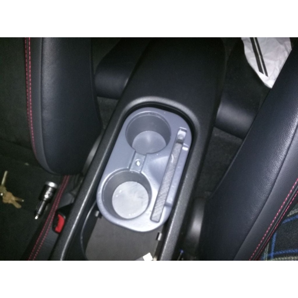 Subaru BRZ / Scion FR-S Kablosuz Şarjlı Bardaklık Kapağı (Qi)