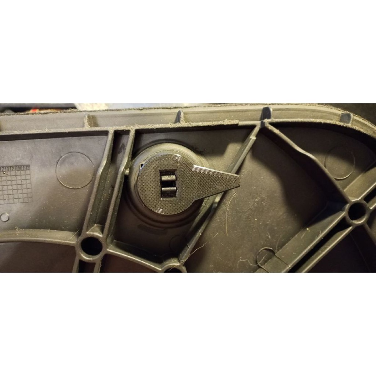 VW/Audi Bagaj Depolama Kapağı Kulp Düğmesi görsel 3