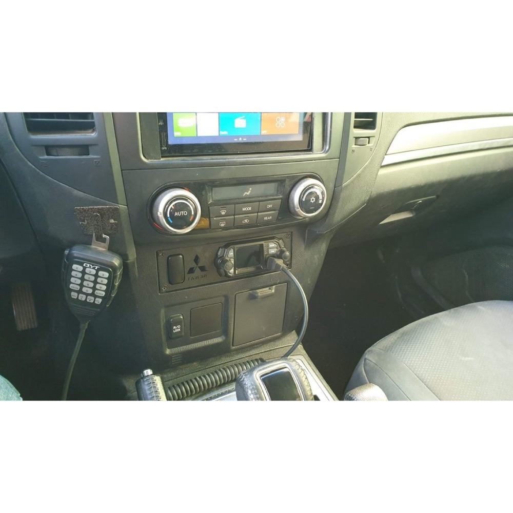 Mitsubishi Pajero Telsiz Braketi (QYT 8900D) görsel 3