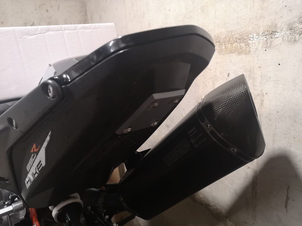 KTM Duke 790/890 Pist Günü Arka Kapak (Tail Cover) görsel 2