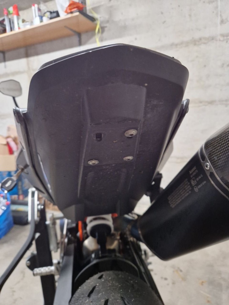 KTM Duke 790/890 Pist Günü Arka Kapak (Tail Cover) görsel 3