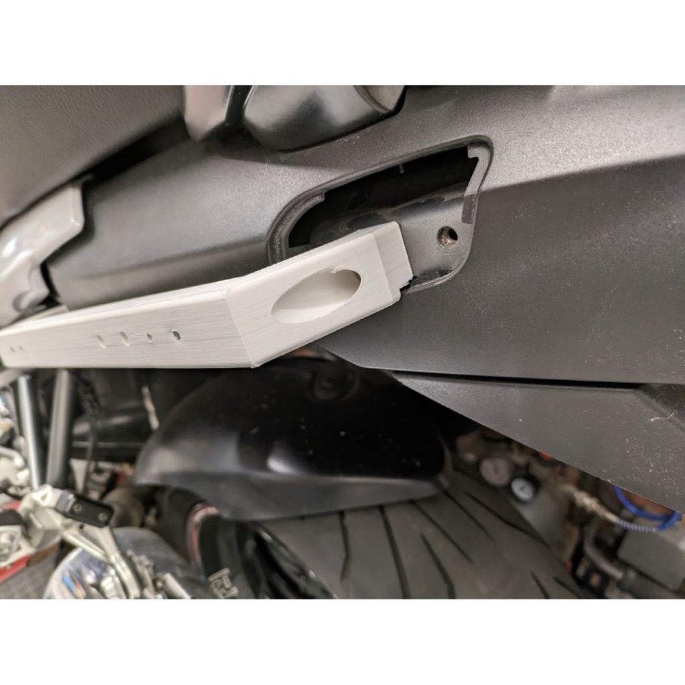 Yan Çanta Braketi (BMW R1200R 2014 Uyumlu) görsel 2