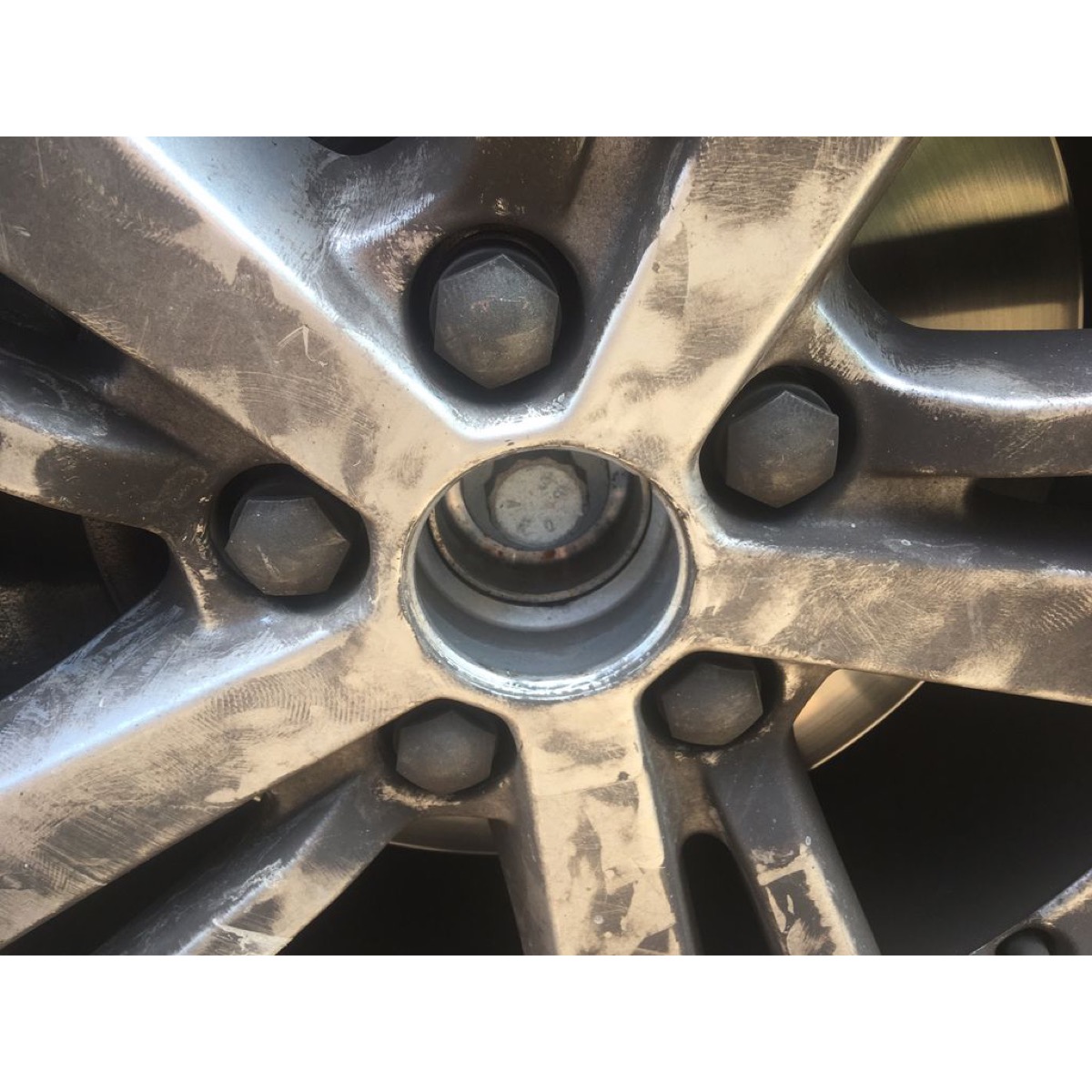 Audi Q3 Jant Göbek Kapağı (61mm) görsel 4