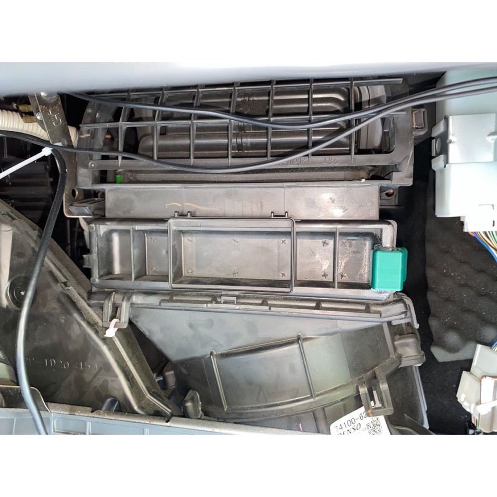 Suzuki SX4 Kabin Filtresi Kapak Klipsi
