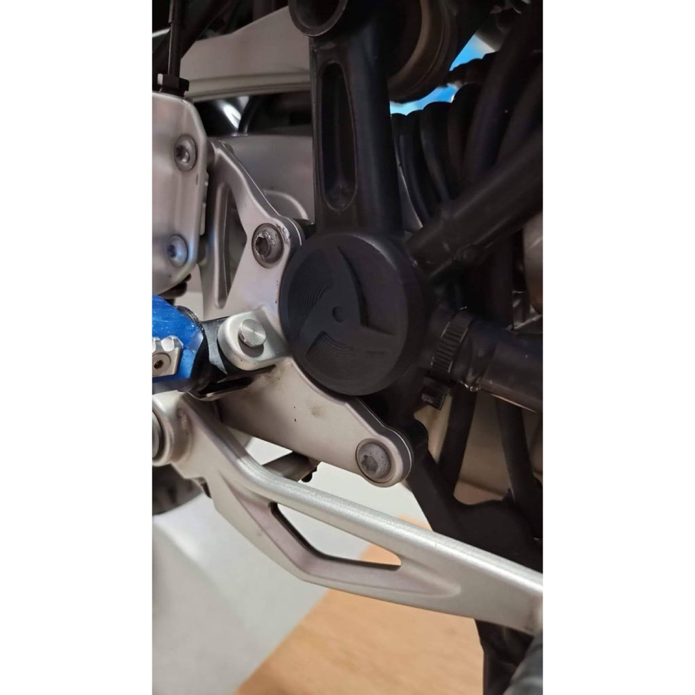 Alt Sağ Çerçeve Tapası (BMW R1200R Uyumlu) görsel 2