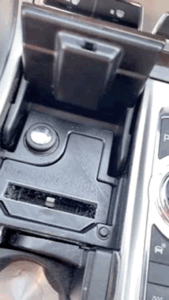 Jaguar XF (X250) Manyetik iPhone Tutucu (Sağ Direksiyon) görsel 3