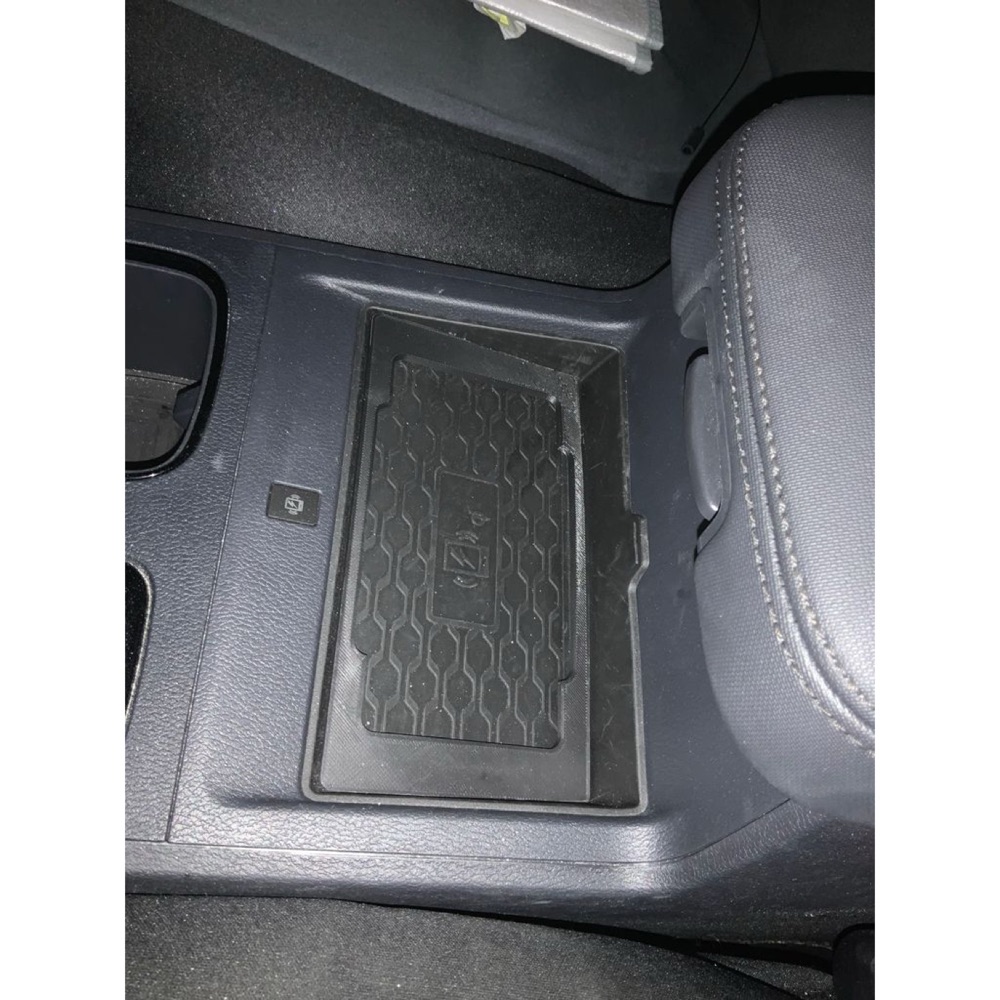 Nissan Frontier kablosuz şarj bölmesi telefon tutucusu görsel 2