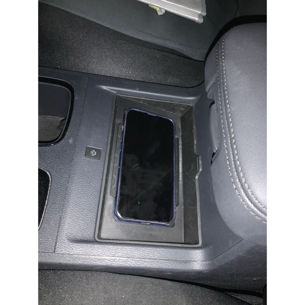 Nissan Frontier kablosuz şarj bölmesi telefon tutucusu görsel 3