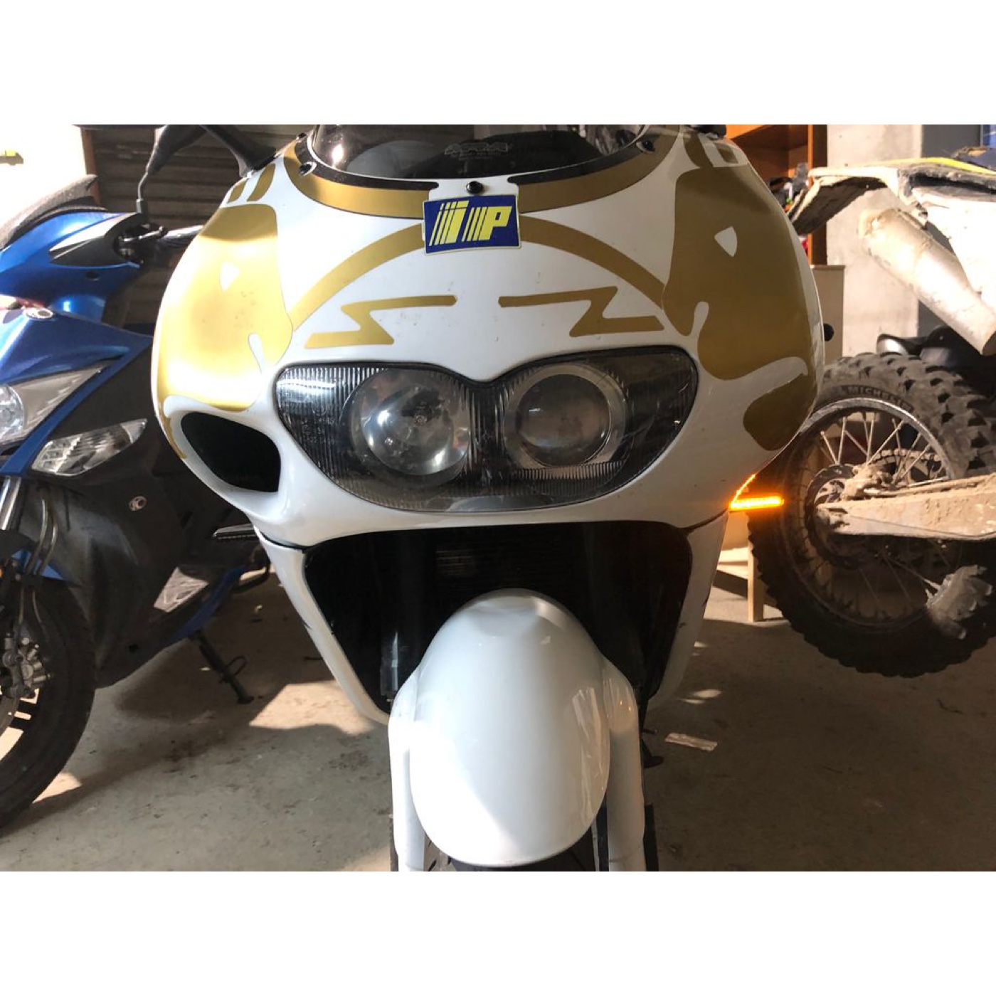 Aprilia RS125 Ön Sinyal Plakası görsel 2