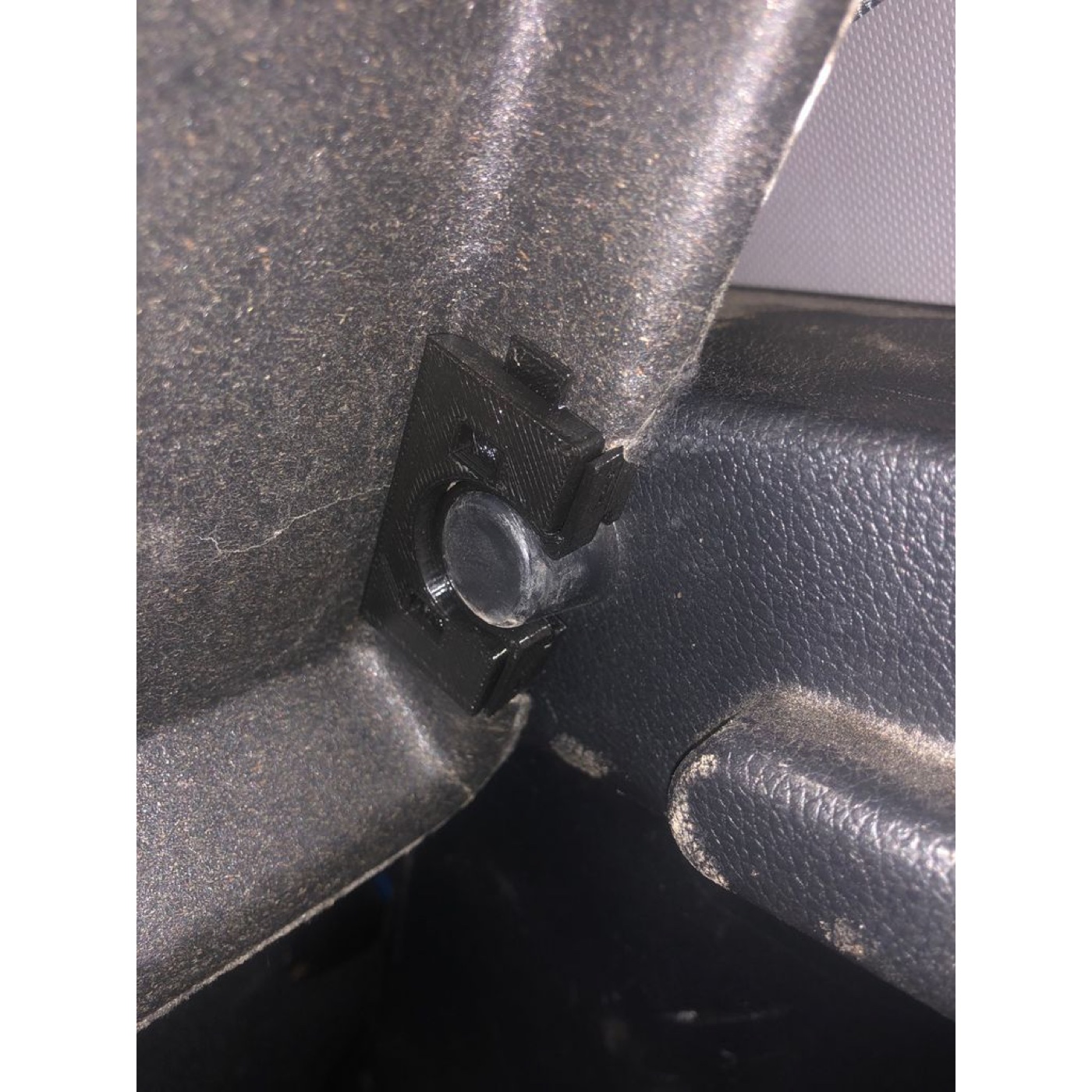 Kia Rio 3 Bagaj Örtüsü Tutturma Klipsi görsel 4