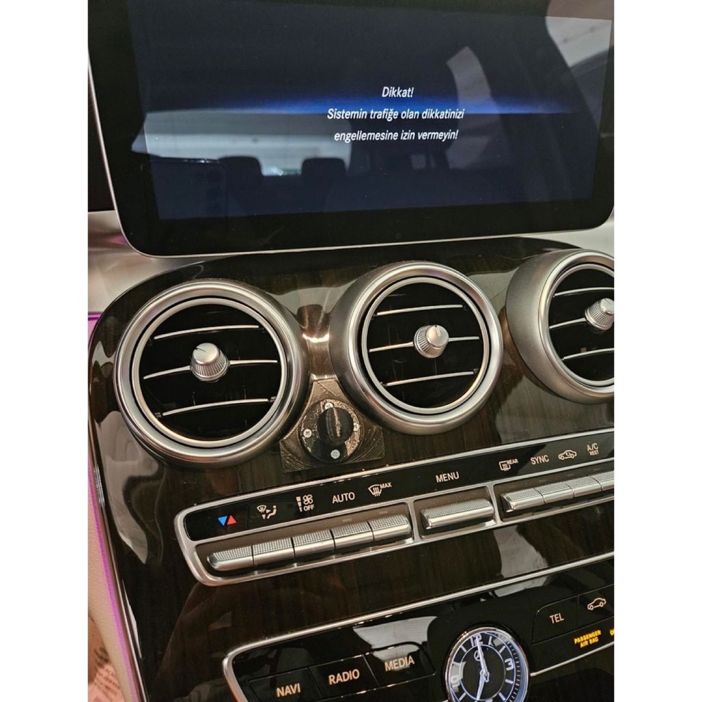 Mercedes C Serisi MagSafe Telefon Desteği görsel 5