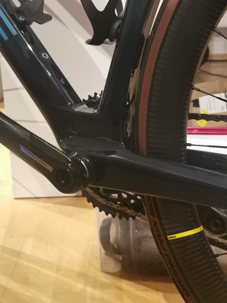 Bisiklet Cube Agree C62 SLT AirTag Tutucusu görsel 3