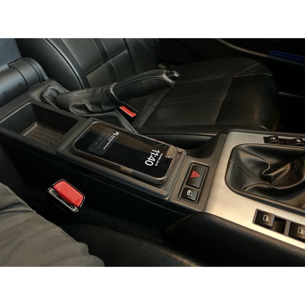 Konsol Kablosuz Şarj Yuvası (BMW E46 Uyumlu) görsel 2