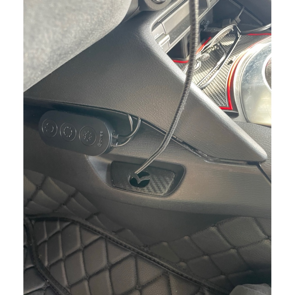 Mazda MX-5 ND Bardaklık Kapama Tapası (Remiks) görsel 2