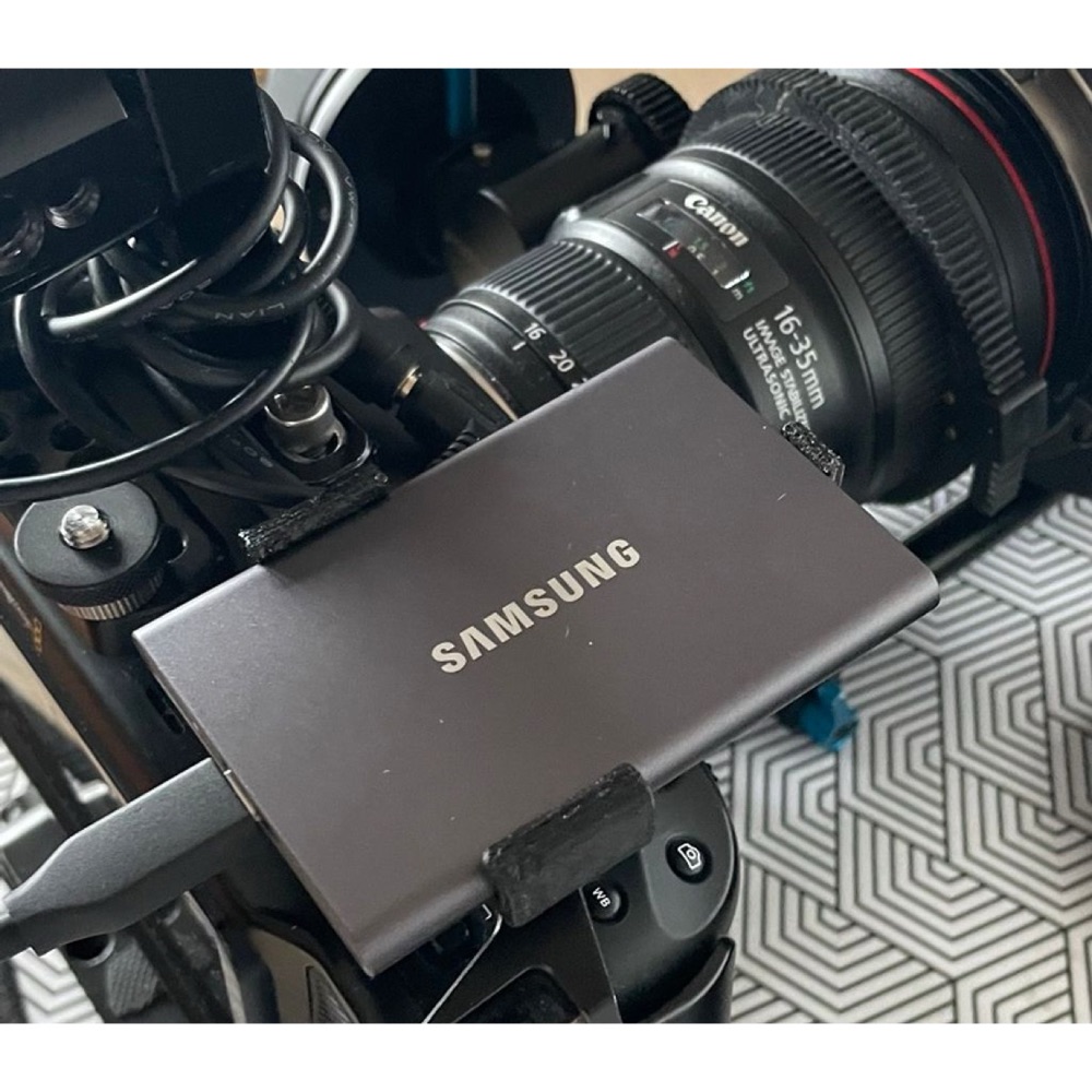 Blackmagic Pocket Cinema 6K — Samsung T7 SSD Tutucu görsel 2
