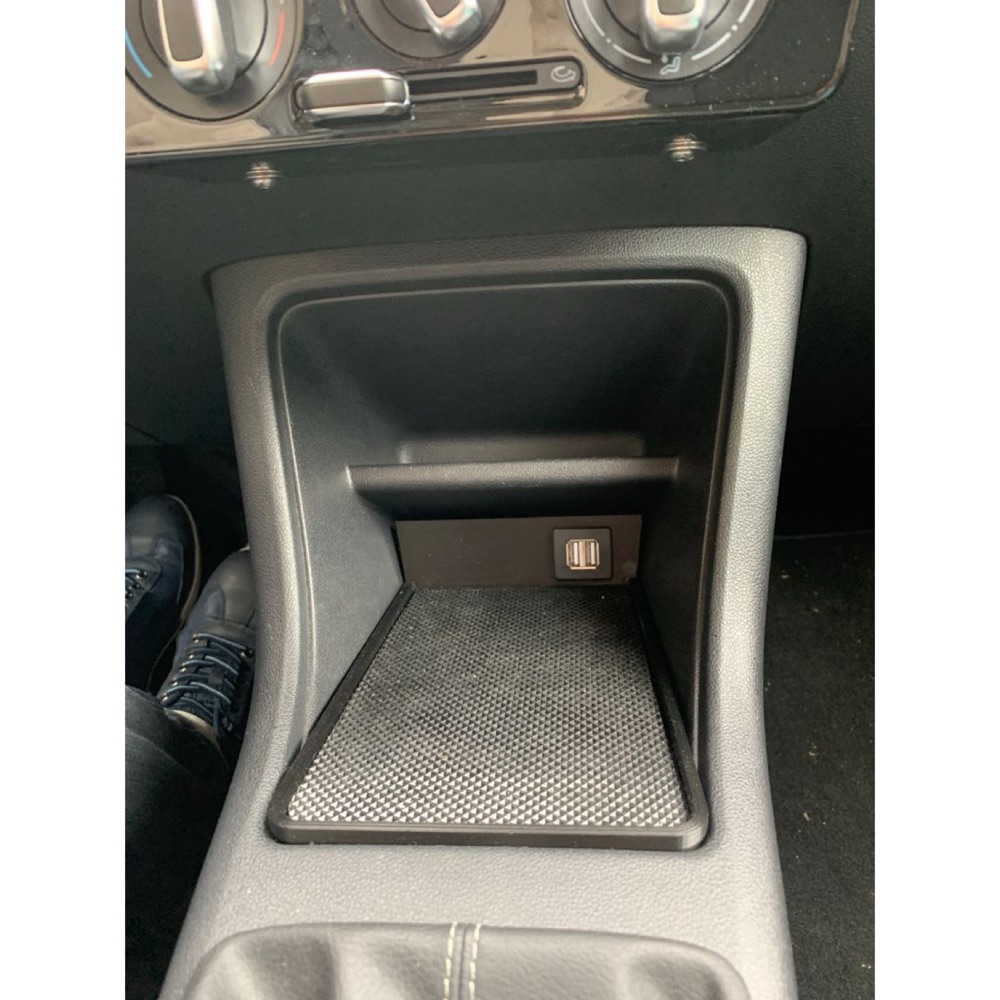 VW Up Orta Konsol Eşya Yuvası (Up) görsel 3