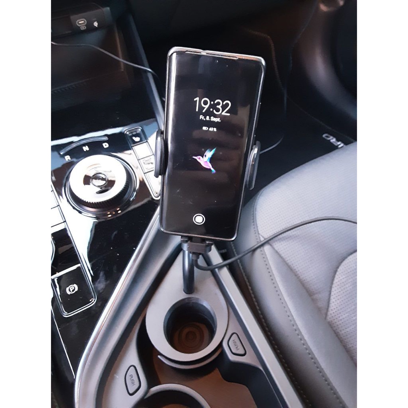 Kia Niro EV 2023 Telefon Tutucusu görsel 3