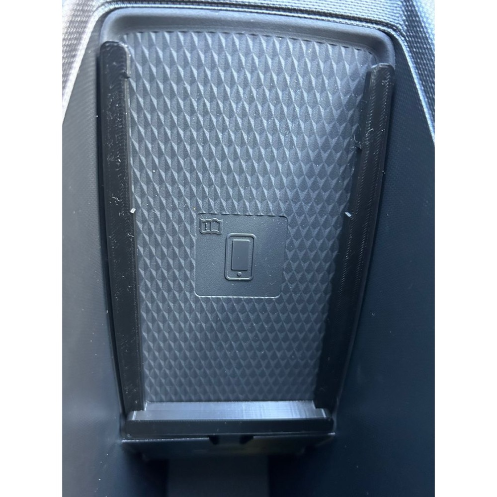 Cupra Born iPhone Kablosuz Şarj Kızağı görsel 4