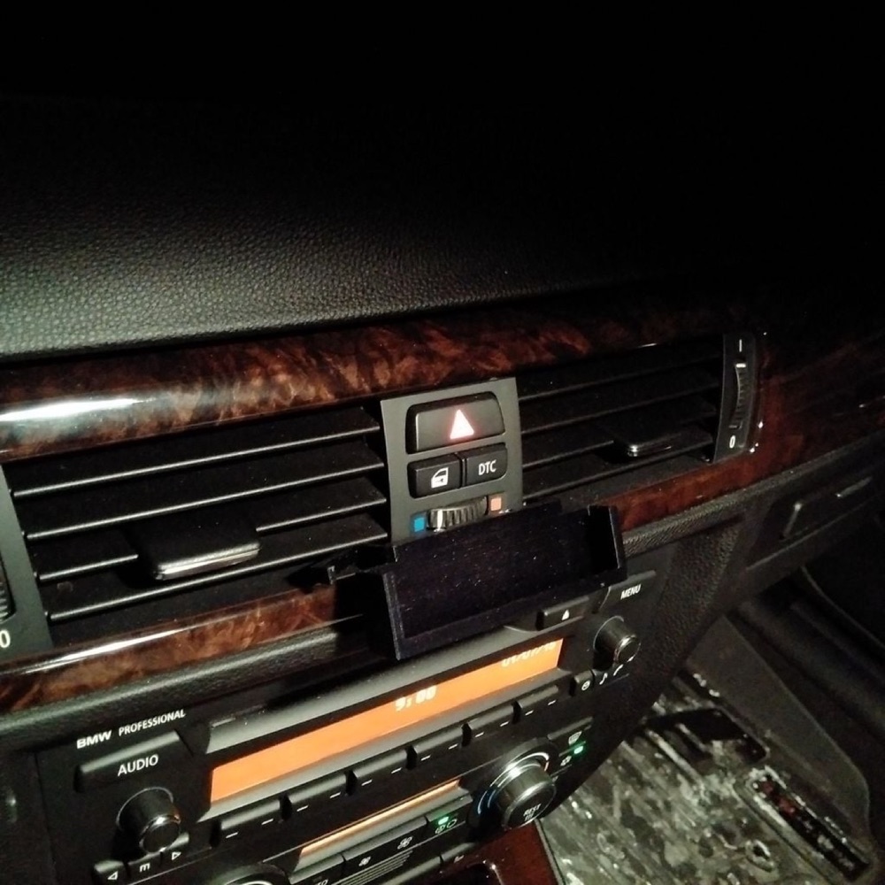 Radyo Yuvası Telefon Tutucu (BMW Uyumlu)