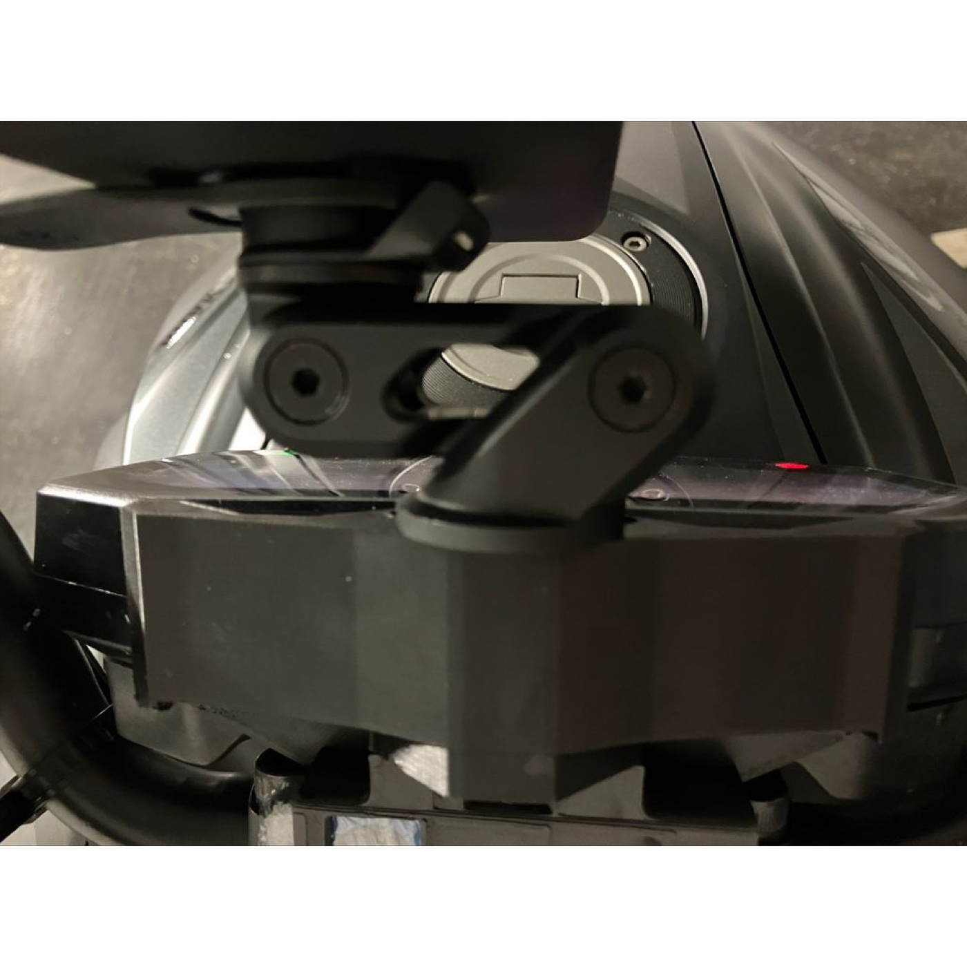 Yamaha MT-07/FZ-07 Quad Lock Telefon Tutucu Bağlantı Adaptörü görsel 3